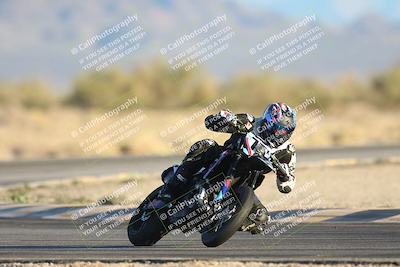 media/Dec-07-2025-CVMA (Sun) [[3e7d2de5dc]]/Race 18-Formula Twins-Formula 40 UL/